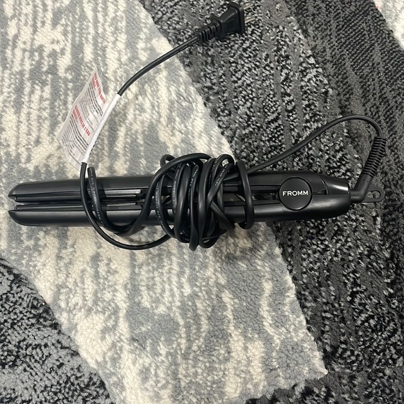 ELITE PROFESSIONAL THERMAL FLAT IRON - Picture 2 of 2